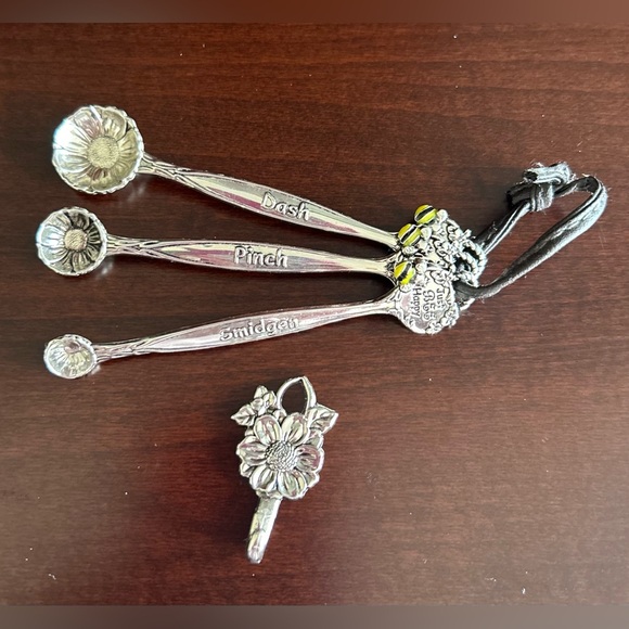Measuring Spoons - Picture 2 of 6